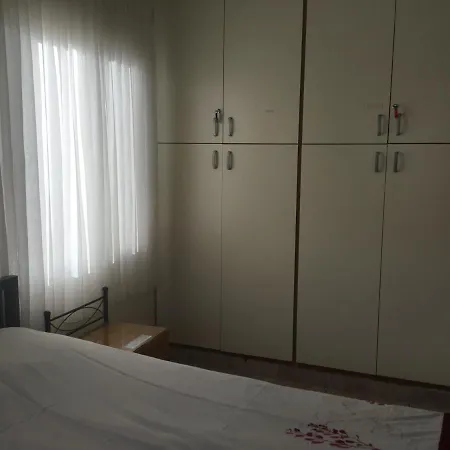 Limnos Gardens بافوس